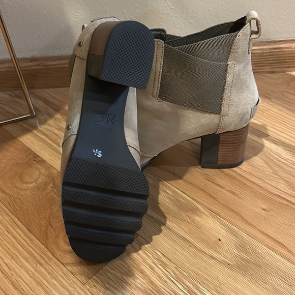 Sorel Suede Tan Heel Boots - Picture 3 of 5